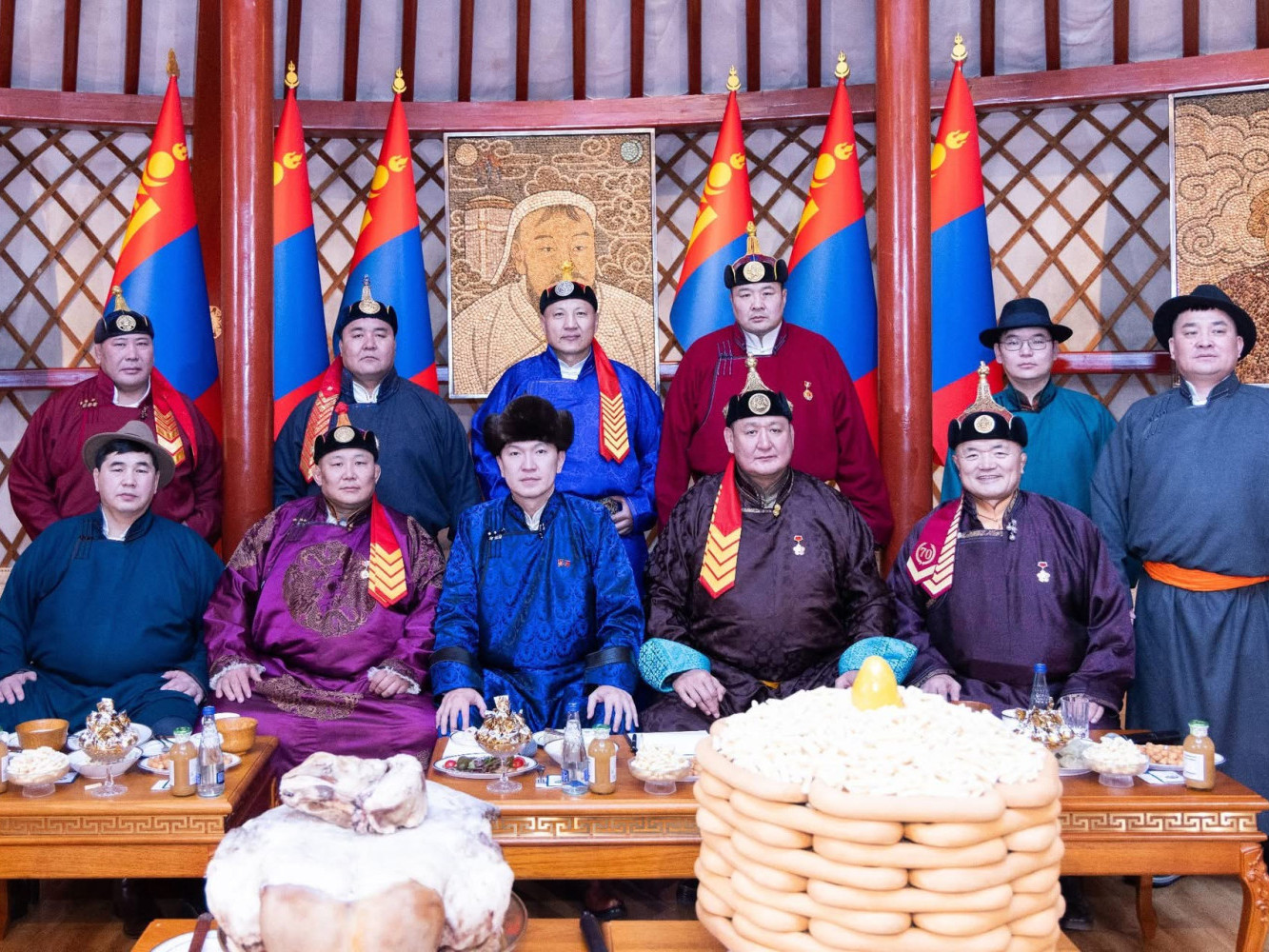 ФОТО: УИХ-ын дарга Н.Учрал өнөөдөр үндэсний спортын төлөөлөлтэй уулзлаа