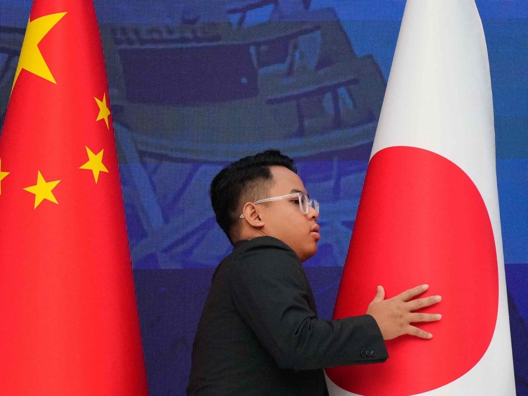 Бээжин, Токиогийн харилцаа хурцдаж буйтай холбогдуулж, Японы 20 компанийг экспортын хяналтын жагсаалтад оруулжээ