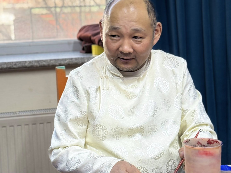 Нэг өдрийн Цагаан дара эх бурхан бүтээж байна