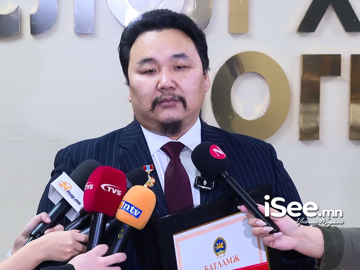 МУАЖ Э.Амартүвшинг Итали Улсын Ерөнхийлөгчийн зарлигаар “Оддын одон”-гоор шагнаж, офицер цол олгоно