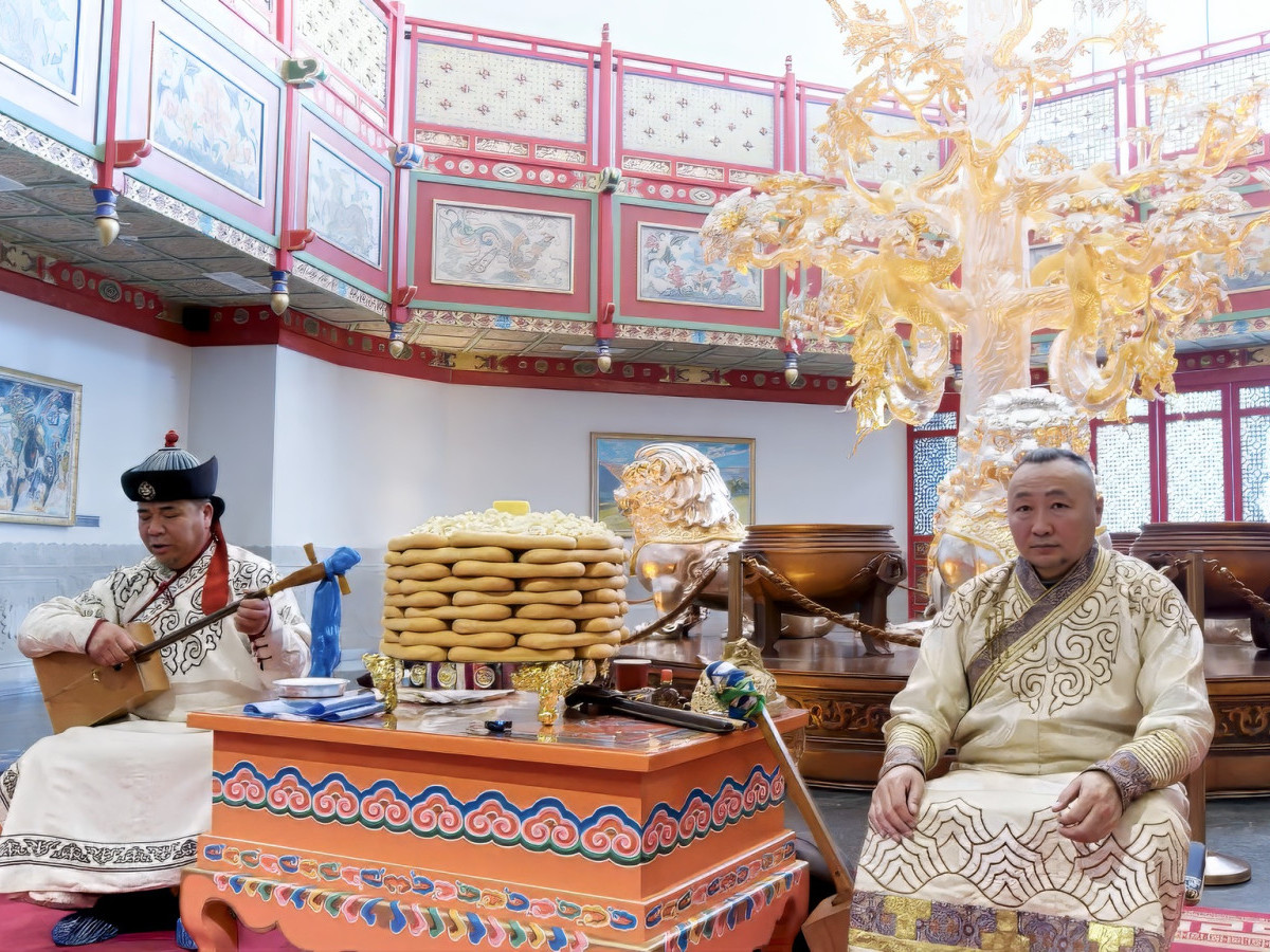 “Эзэн улаан бодон” баатарлаг тууль хайллаа