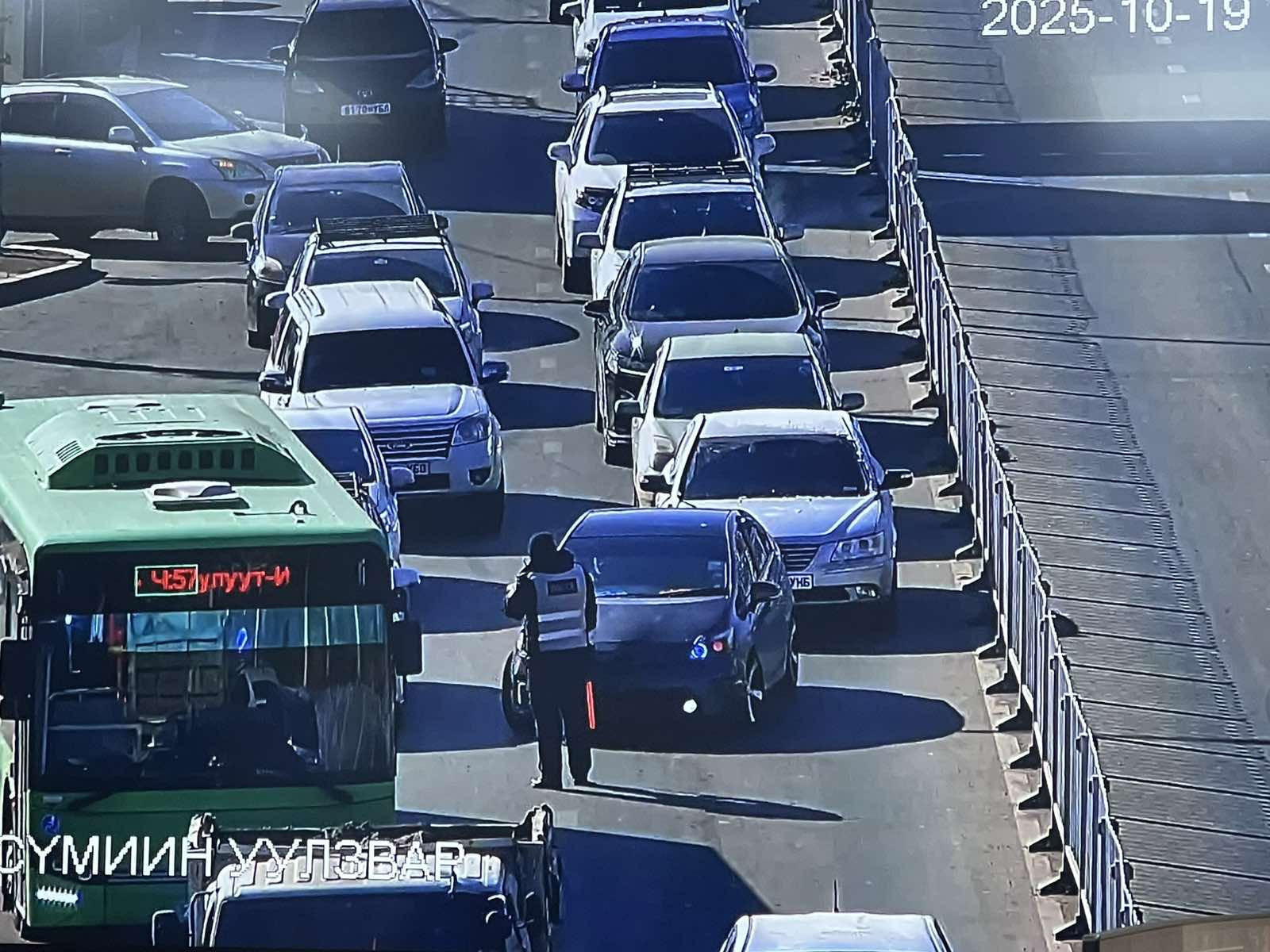 Улсын дугааргүй замын хөдөлгөөнд оролцсон тээврийн хэрэгслийг телекамерын ухаалаг системээр илрүүлж байна