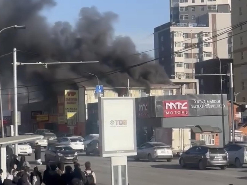 ВИДЕО: Авто засварын газарт гарсан галыг унтраахаар алба хаагчид ажиллаж байна