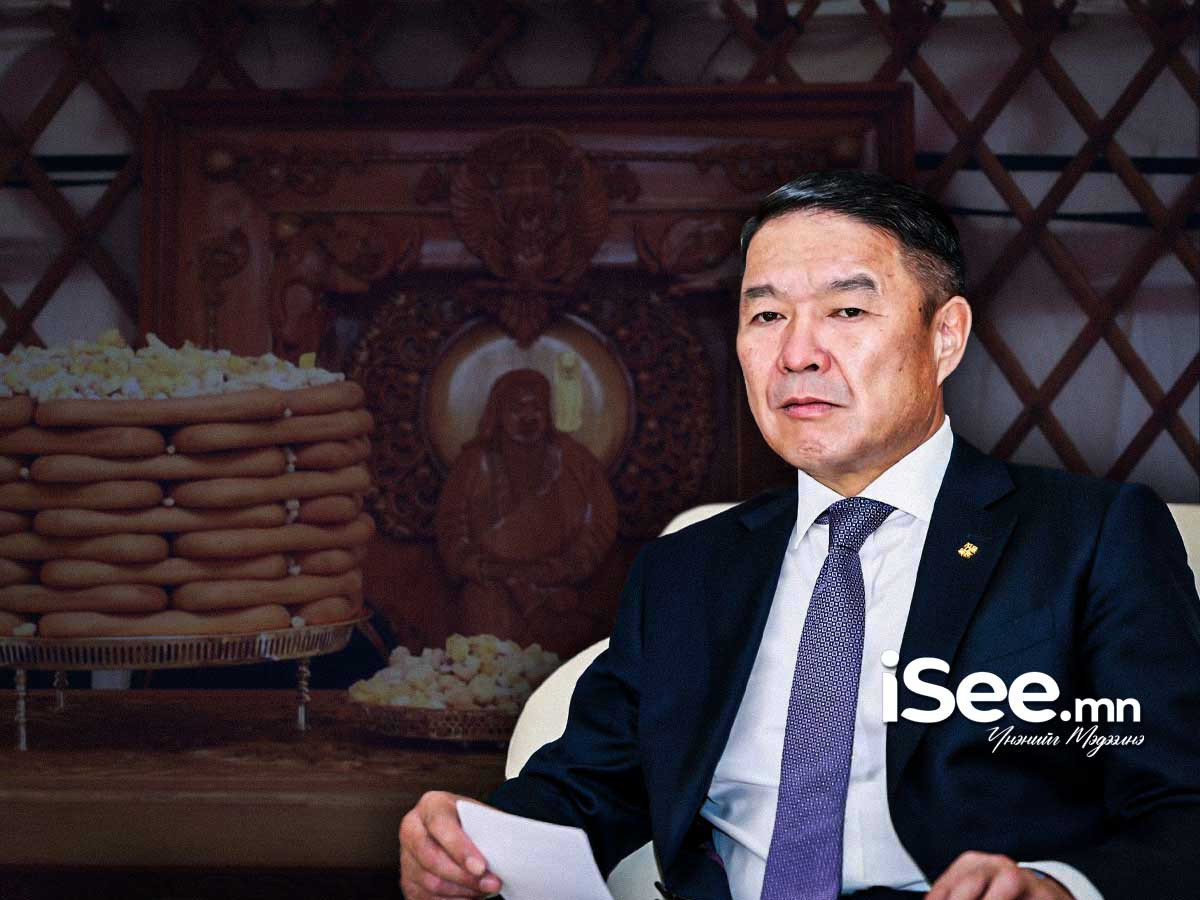 БАРИМТ: Батлан хамгаалах яам "Цагаан сар"-аа 65.8 саяар тэмдэглэж, үе үеийн сайд нартаа зэс аяга, домбо, ахмадууддаа бэлэн мөнгө бэлэглэжээ