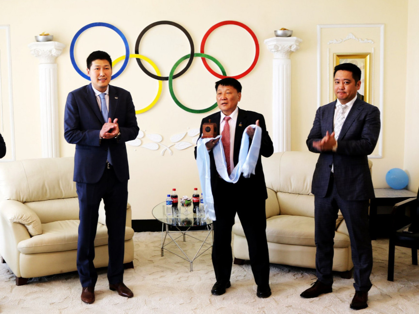 МҮОХ-ны ээлжит чуулган хаалттай болж, Ерөнхийлөгчид Б.Баттүшиг ганцаараа нэр дэвшиж байна