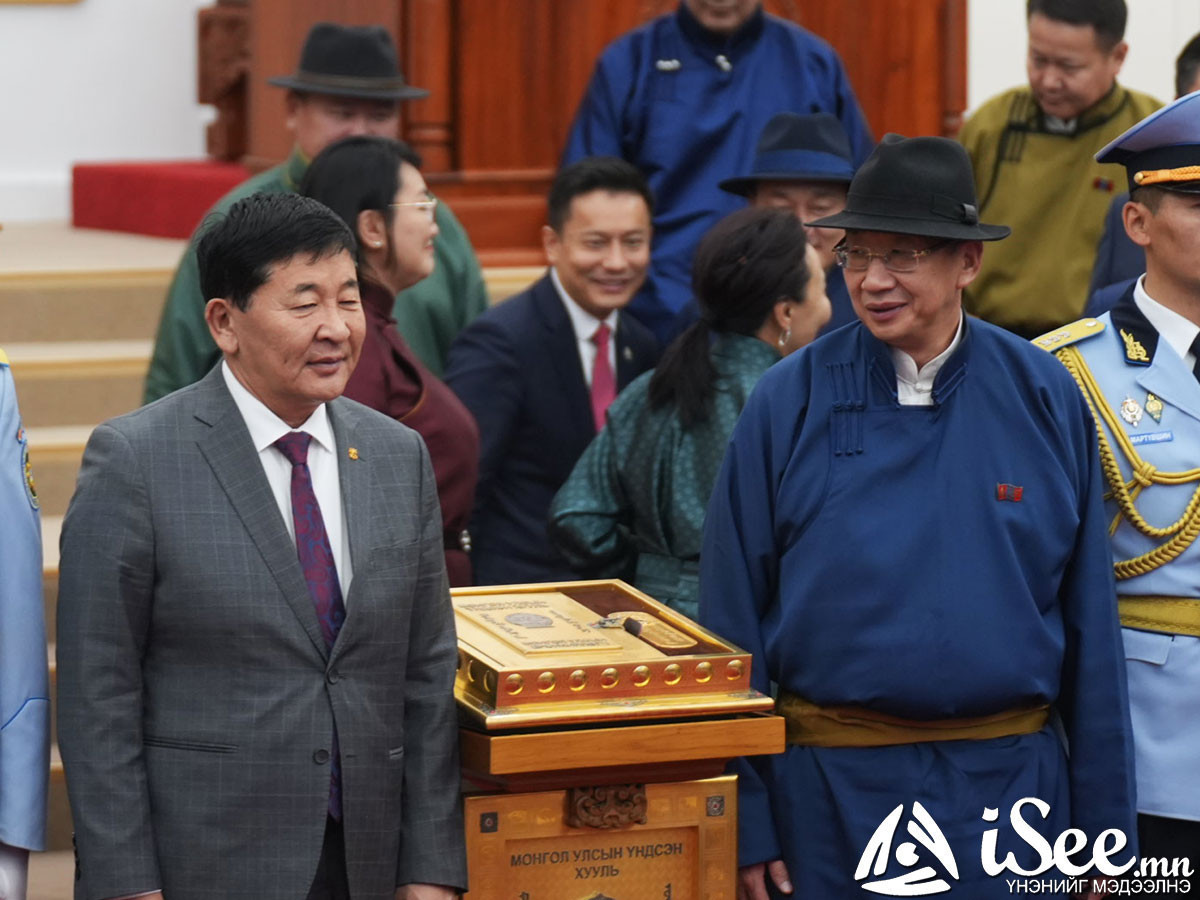 Ерөнхий сайд Г.Занданшатар Л.Энх-Амгаланг Боловсролын сайдад томилох саналаа Ерөнхийлөгчид хүргүүлжээ
