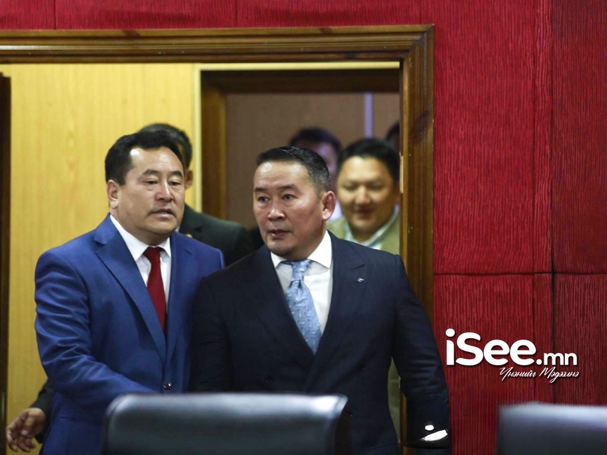 Х.Баттулга, Т.Доржханд нарын 12 гишүүн "УИХ-ын гишүүнийг эгүүлэн татах" хуулийг хэлэцэж буй чуулганд ирцээ бүртгүүлсэнгүй