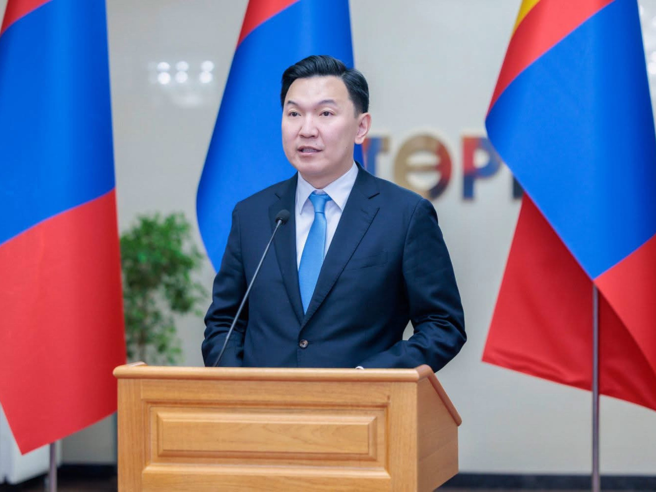 Ерөнхий сайд Н.Учрал БНХАУ-ын Засгийн газрын урилгаар  “Зуны Давос” чуулга уулзалтад оролцохоор мордлоо